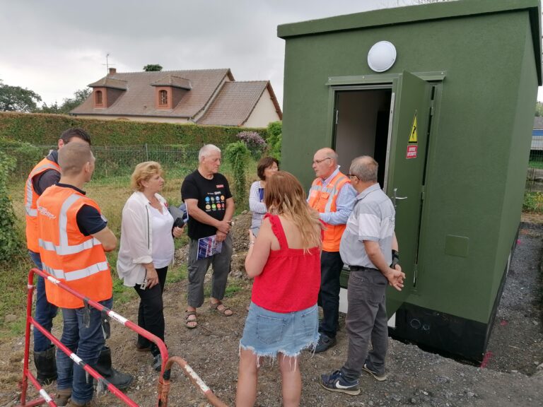 Lire la suite à propos de l’article Installation du NRO (nœud de raccordement optique) de Croix Moligneaux